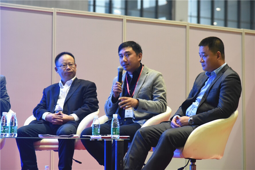 北京調(diào)良寵物職業(yè)培訓學校校長何軍先生闡述中國目前的寵物培訓機構(gòu)現(xiàn)狀 北京調(diào)良寵物職業(yè)培訓學校校長何軍先生闡述中國目前的寵物培訓機構(gòu)現(xiàn)狀